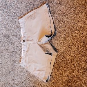 Old Navy Perfect 5 inch khaki shorts